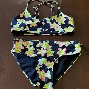 NEW NWOT Hurley girls bikini swimsuit Carissa Moore Aloha size M 10/12